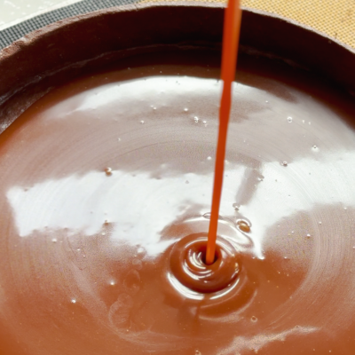 Pour caramel into tart